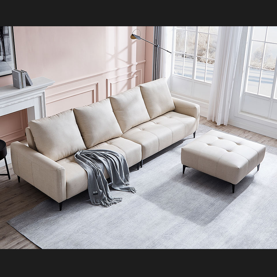 L型沙發最適合現代家庭空間，貓抓皮高耐磨防潑水，清潔整理不費心
