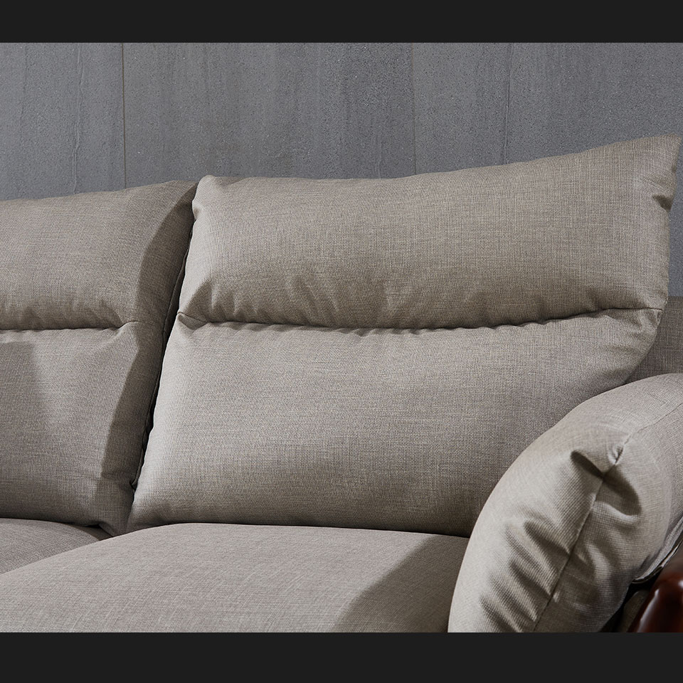 每組沙發搭贈隨機色小抱枕3個，柔軟好抱，營造居家溫馨與放鬆感